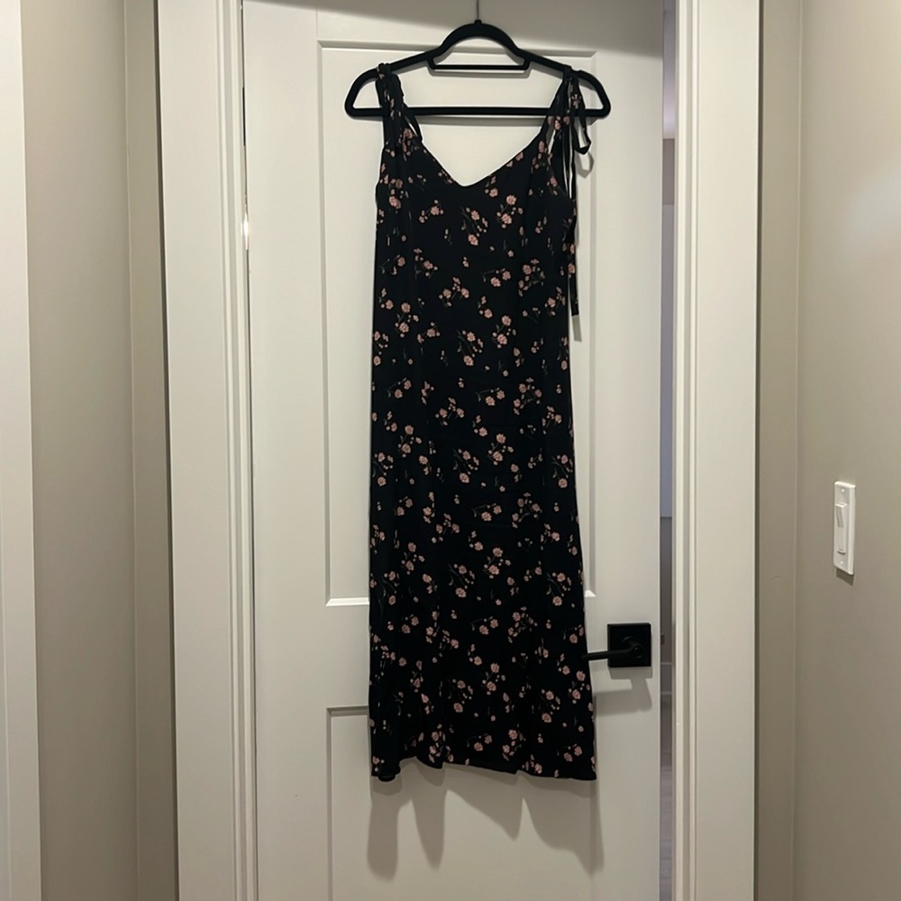 Reformation JADE Dress - Ensenada 
Black & Pink Flower Dress - Tie Straps